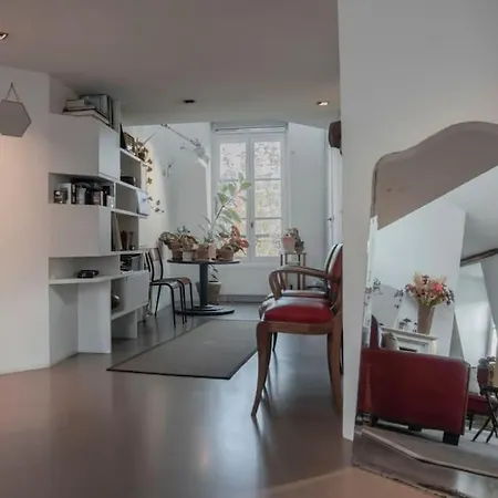 Sacr-coeur View Skylight Haven Apartment Paris